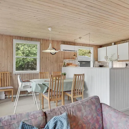 Holiday home Stunning In With Wifi Saltum
