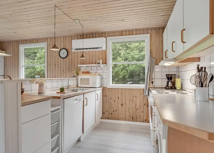 3 Bedroom Awesome In Дом отдыха *